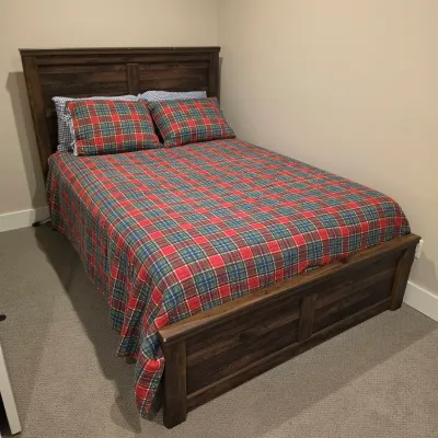 Rustic Dark Wood Queen Bed Frame w/Headboard & Footboard (BB-JS)