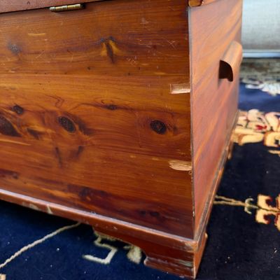 Cedar Lined Hope Chest Trunk (LR-RG)