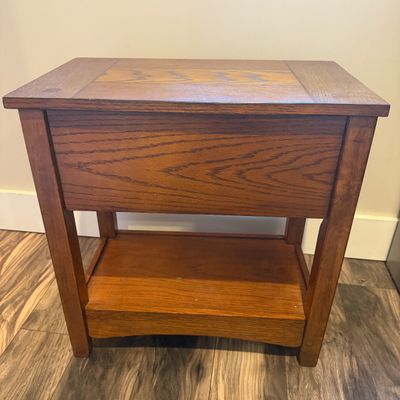 Mission Style Wooden End Table (K-MG)