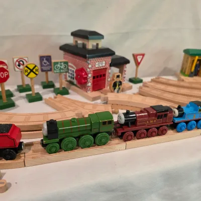 Thomas & Friends Wooden Railway Train Track & More (G-JS)
