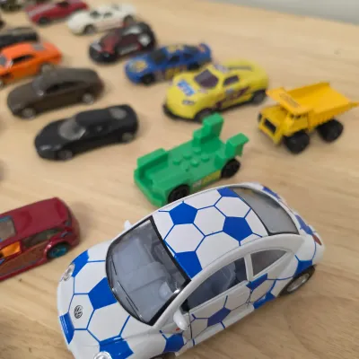 Hot Wheels Criss Cross Crash Track Set w/ Assorted Cars (G-JS)