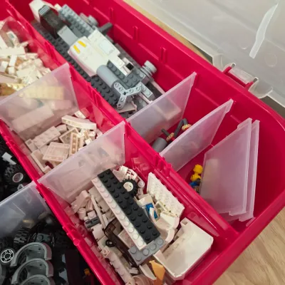 Assorted Lego Bricks & Accessories in Case (G-JS)