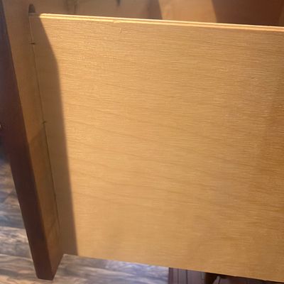 Vaughan-Bassett Cherry Finish 5-Drawer Chest of Drawers (PB-MG)