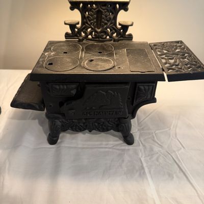 Cast Iron Stove Table Lamp (UD-MG)