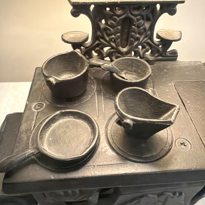 Cast Iron Stove Table Lamp (UD-MG)