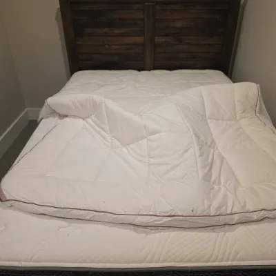 Rustic Dark Wood Queen Bed Frame w/Headboard & Footboard (BB-JS)