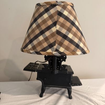 Cast Iron Stove Table Lamp (UD-MG)