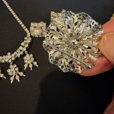 Vintage Costume Jewelry Collection incl. Rhinestones & Pearls Plus More (K-RG)
