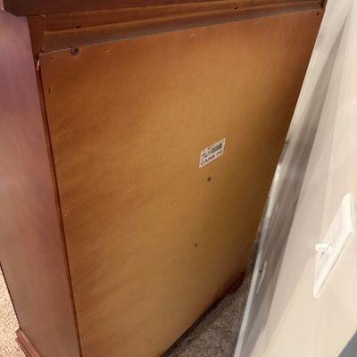 Vaughan-Bassett Cherry Finish 5-Drawer Chest (UD-MG)