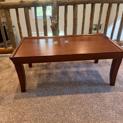 Ashley Furniture Coffee Table (UD-MG)