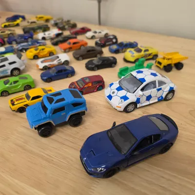 Hot Wheels Criss Cross Crash Track Set w/ Assorted Cars (G-JS)