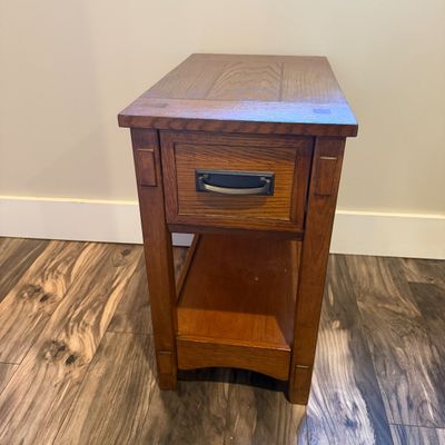 Mission Style Wooden End Table (K-MG)