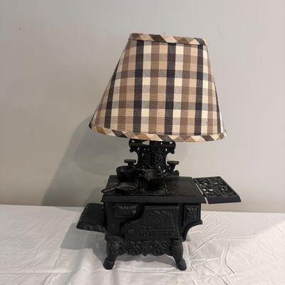 Cast Iron Stove Table Lamp (UD-MG)