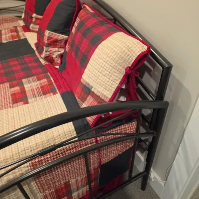 Hillsdale Furniture Black Metal Daybed w/ Trundle (BLR-JS)