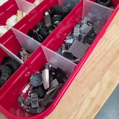 Assorted Lego Bricks & Accessories in Case (G-JS)