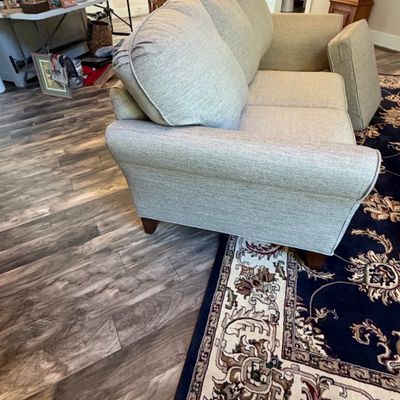 Craftmaster Furniture Upholstered Sofa w/Accent Pillows (LR-RG)