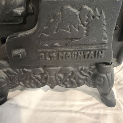 Cast Iron Stove Table Lamp (UD-MG)