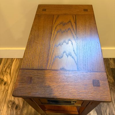 Mission Style Wooden End Table (K-MG)