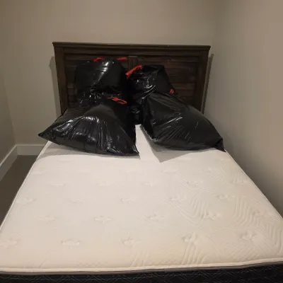 Rustic Dark Wood Queen Bed Frame w/Headboard & Footboard (BB-JS)