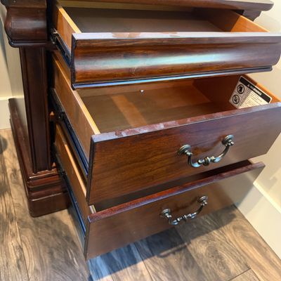 Pair of Liberty Furniture Wooden Nightstands (PB-MG)