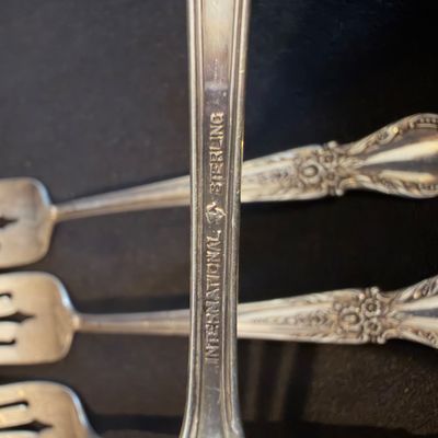 Large Set of International Sterling Brocade Flatware & Serving Pieces (K-RG)