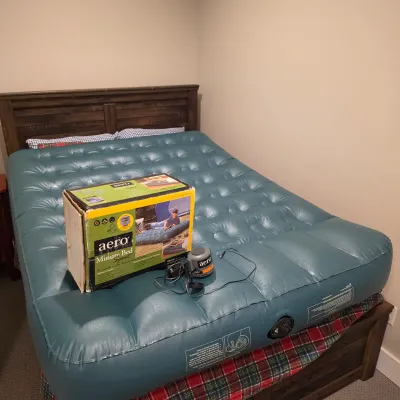 Aero Minute Bed Sport Inflatable Queen Air Mattress w/ Pump (BB-JS)