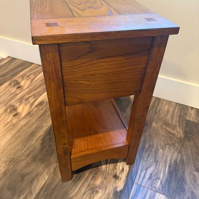 Mission Style Wooden End Table (K-MG)