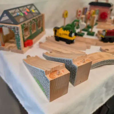 Thomas & Friends Wooden Railway Train Track & More (G-JS)