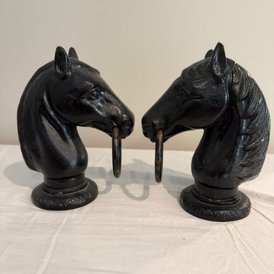 Pair of Cast Iron Horse Head Hitching Post Bookends (UD-MG)