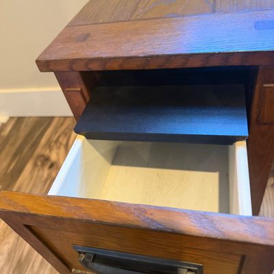 Mission Style Wooden End Table (K-MG)