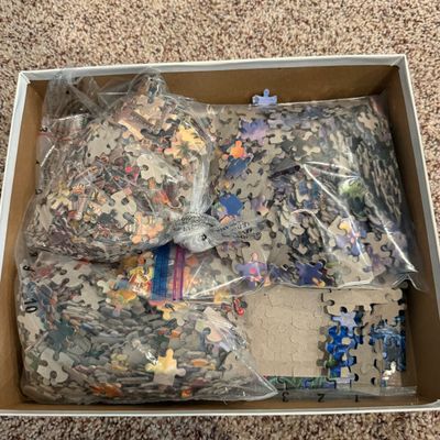 Collection of Jigsaw Puzzles (UD-MG)