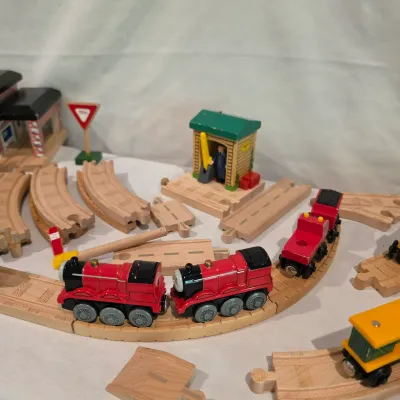 Thomas & Friends Wooden Railway Train Track & More (G-JS)