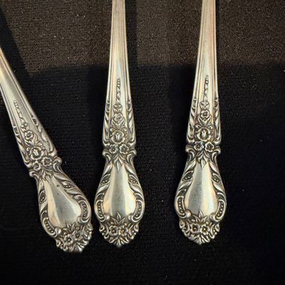 Large Set of International Sterling Brocade Flatware & Serving Pieces (K-RG)