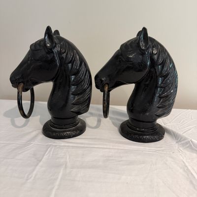 Pair of Cast Iron Horse Head Hitching Post Bookends (UD-MG)
