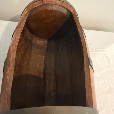 Wooden Barrel on Wheels (UD-MG)
