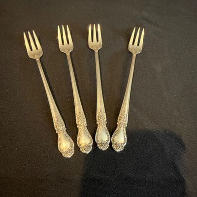 Large Set of International Sterling Brocade Flatware & Serving Pieces (K-RG)