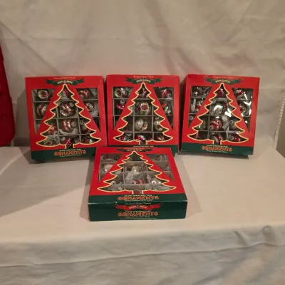 Shiny Brite Glass Christmas Ornaments w/Storage Box (BLR-JS)