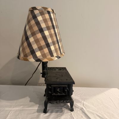 Cast Iron Stove Table Lamp (UD-MG)
