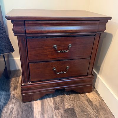 Pair of Liberty Furniture Wooden Nightstands (PB-MG)