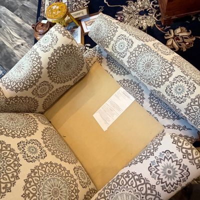 Craftmaster Furniture Medallion Patterned Armchair (LR-RG)