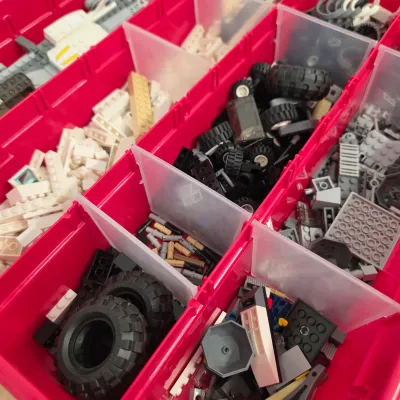 Assorted Lego Bricks & Accessories in Case (G-JS)