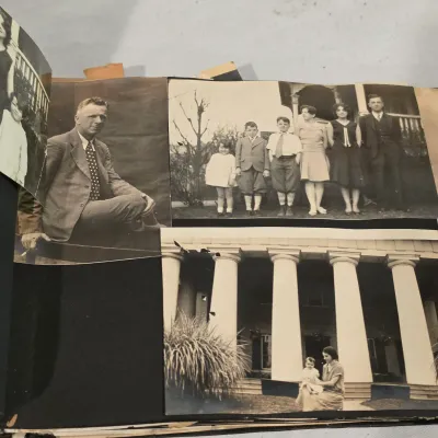 Vintage Photo Albums & Antique Photographs (G-JS)