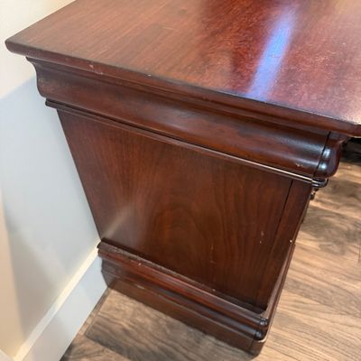 Pair of Liberty Furniture Wooden Nightstands (PB-MG)