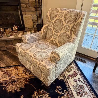 Craftmaster Furniture Medallion Patterned Armchair (LR-RG)