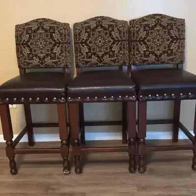 3 Barstools