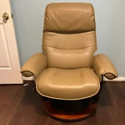 Bench Master Swivel Recliner 