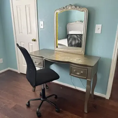Vanity With Light Up Mirror & A Chair