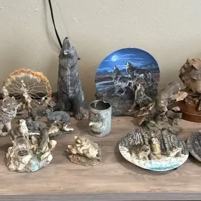 Wolf Decor