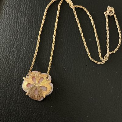 Vintage Avon Gold-Tone Carved Pink Flower Pendant Necklace