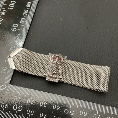Vintage Silver-Tone Mesh Owl Tie Clip with Pink Rhinestone Eyes